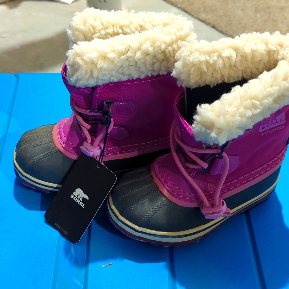 Sorel girls winter boots